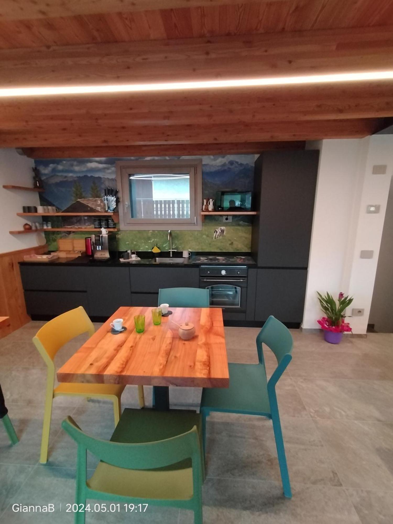Bed and Breakfast Beb Aria Di Montagna Forcola Esterno foto